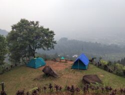 Cari Tempat Camping Dengan View City Light di Puncak? Rocks Hill Camping Ground Bisa Jadi Solusi