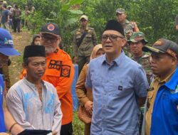 Prihatin Dengan Warganya, Bupati Bogor Beri Bantuan untuk Korban Longsor di Dramaga