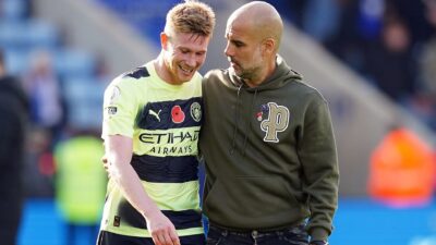 Guardiola Pengen De Bruyne Bertahan di Man City