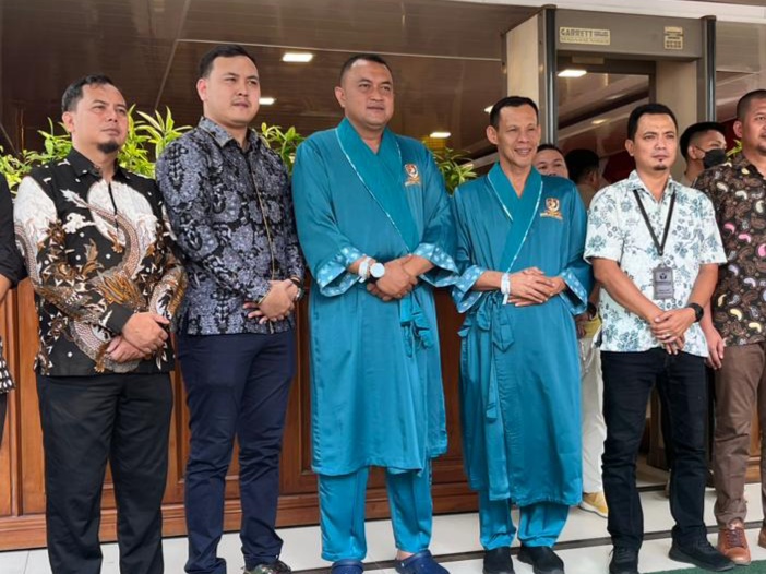 Usai Daftar Ke KPU, Rudy Susmanto- Jaro Ade Tes Kesehatan di RSPAD Gatot Soebroto